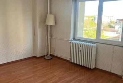 Apartament cu 3 camere decomandat în Rahova - 1