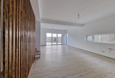 Casă cu 4 camere în Moșnița Nouă - 1