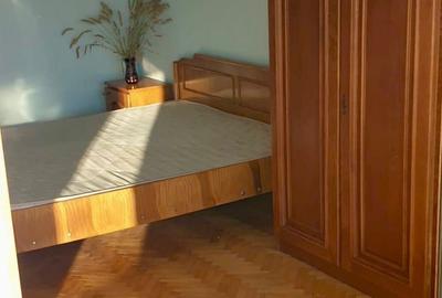 Apartament cu 3 camere decomandat, mobilat în Central - 2