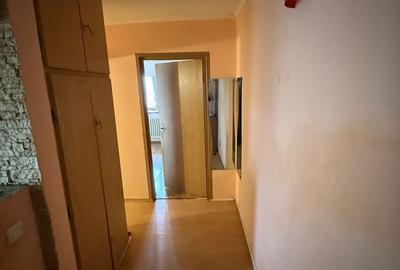 Garsonieră decomandată în Confecții - 5