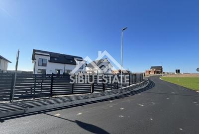 Duplex cu 4 camere cu Canalizare în Șura Mică