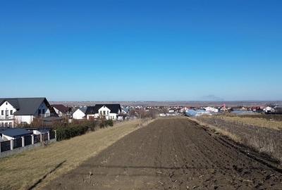 Teren intravilan de 2350 mp, în Ipotești - 2