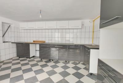 Casă individuală cu 20 camere cu Canalizare în Slimnic - 7