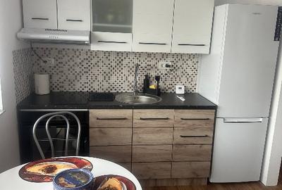 Apartament cu 3 camere semidecomandat în Girocului - 3