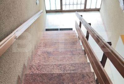 Apartament cu 4 camere decomandat în Central - 3