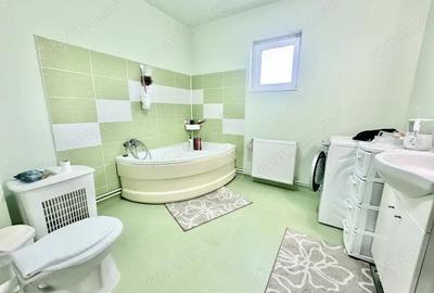 Casă cu 5 camere cu Canalizare în Moșnița Nouă