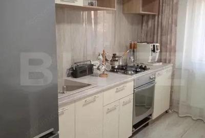 Apartament cu 3 camere decomandat în Soarelui