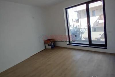 Apartament cu 2 camere decomandat în Rahova - 5