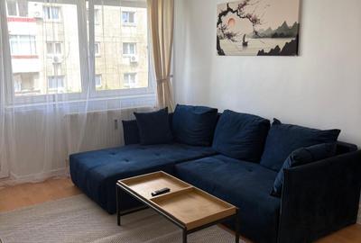 Apartament cu 3 camere decomandat, mobilat în Compozitorilor