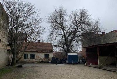 Teren de 2482 mp, în Central