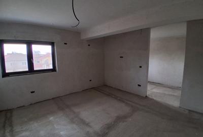 Duplex cu 4 camere cu Teren 247 Mp în Plopi - 9