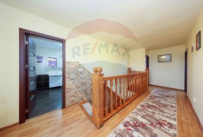 Casa 4 camere, mobilata si utilata, 2 389 m2. teren, Sanpetru! - 11