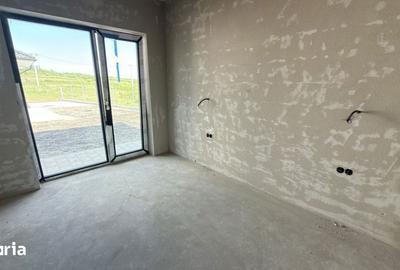 Casă cu 4 camere cu Teren 300 Mp în Roșia - 2