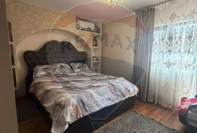 Casă cu 5 camere cu Teren 450 Mp în Central - 2