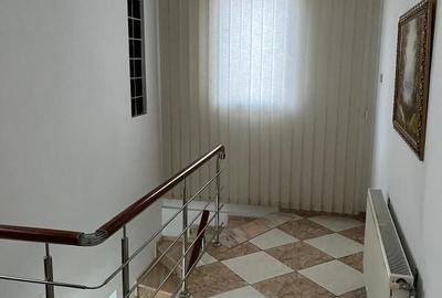 Casă cu 4 camere cu Teren 200 Mp în Tineretului - 4