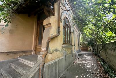 Vanzare imobil cu arhitectura neoromaneasca - teren 460mp - Victoriei- Capitale - 1