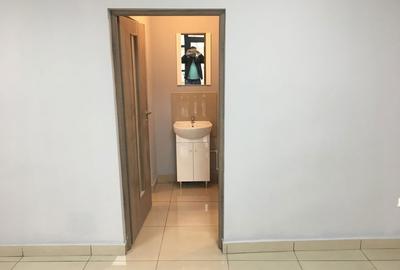 Spațiu comercial, de 70 mp, în Central - 3