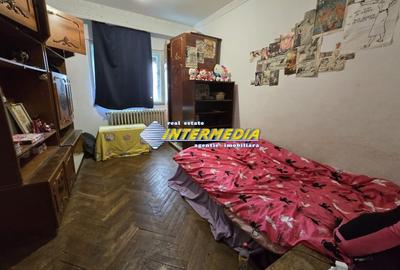 Apartament cu 4 camere decomandat în Cetate - 8