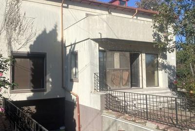 Casă cu 4 camere în Central - 3