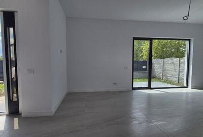 Casă cu 4 camere în Clinceni - 12