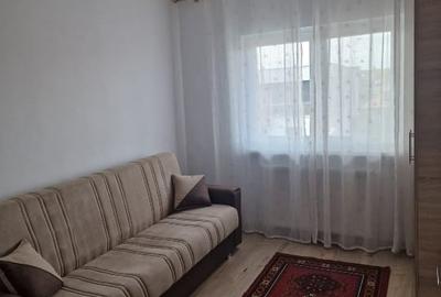 Proprietar, ofer spre închiriere apartament 3 camere - 6