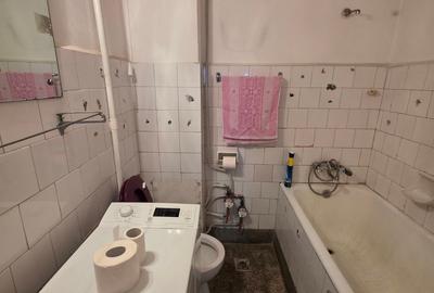 Titan, 5 minute metrou, pe strada Adjud, bloc reabilitat, decomandat, - 2