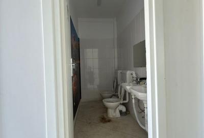 Spațiu comercial, de 200 mp, în Central - 3
