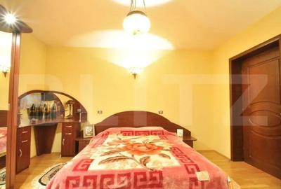 Casă cu 10 camere cu Teren 363 Mp în Democrației - 8