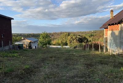 Ichiriez Teren ingradit cu apa si canalizare Oradea, str. Sofiei - 9