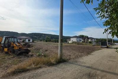 Teren cur?i - construc?ii, cartier Sisesti - 5