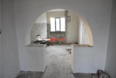 Casă cu 9 camere cu Teren 2403 Mp în Central - 10
