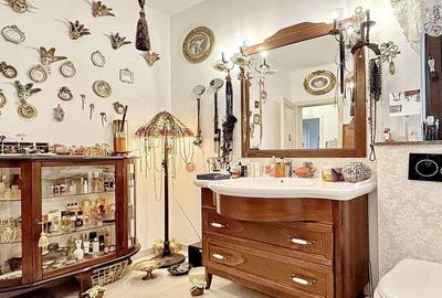 Casă cu 7 camere cu Teren 1295 Mp în Schei