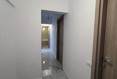 Apartament cu 3 camere decomandat în Costin Georgian