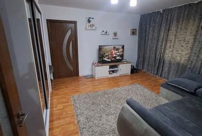 Apartament cu 2 camere semidecomandat în Calea București