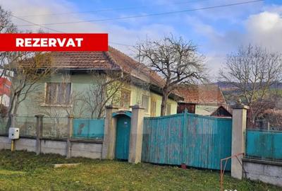 Casă cu 2 camere cu Teren 1223 Mp în Bicfalău