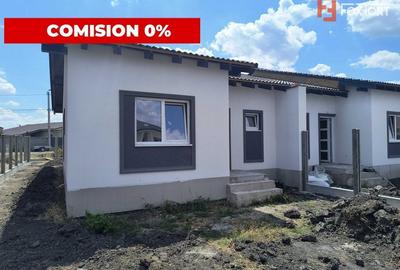 Duplex cu 3 camere cu Canalizare în Moșnița Veche - 1