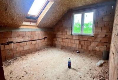 Casă cu 4 camere cu Teren 1000 Mp în Central - 2