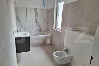 Casă cu 4 camere cu Teren 250 Mp în Central - 3