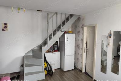 Apartament cu 3 camere decomandat în Poarta 6