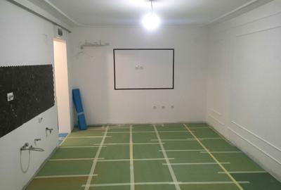 Apartament cu 3 camere semidecomandat în Central - 1