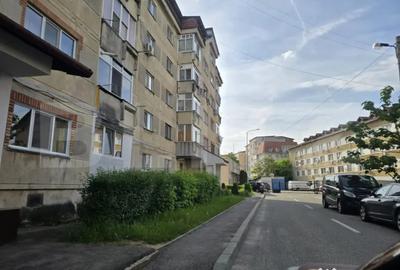 Apartament cu 3 camere decomandat în Sud - 12