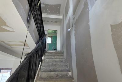 Casă cu 3 camere cu Canalizare în Glina