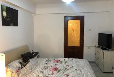 Apartament cu 2 camere semidecomandat, mobilat în Rosetti