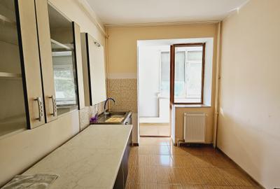 Tiglina 1, Bloc stradal, 3 camere Etajul 3, Balcon Generos - 8