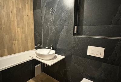Apartament cu 3 camere decomandat în 13 Decembrie - 16