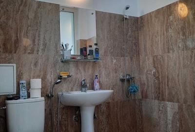 Garsonieră decomandată în Romană - 9