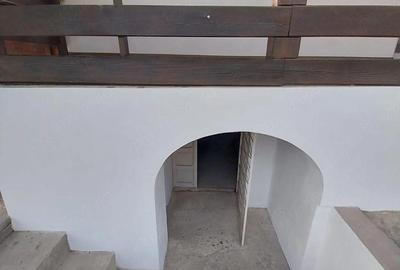 Casă cu 3 camere cu Teren 4 Mp în Tomșani - 2