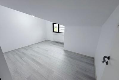 Duplex cu 7 camere cu Canalizare în Sud - 5