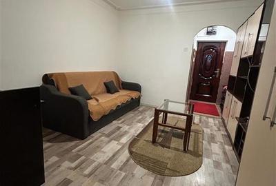 Garsonieră decomandată în Baza 3 - 3