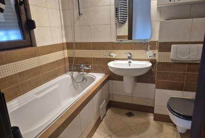 Apartament cu 3 camere decomandat în Sisești - 16